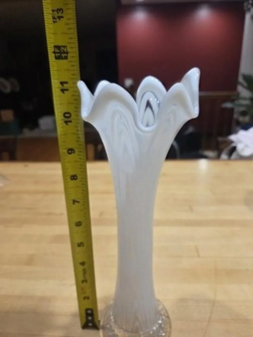 ANTIQUE 1907 FENTON WHITE OPALESCENT SWUNG TREE TRUNK VASE PLUNGER BOTTOM 11.5